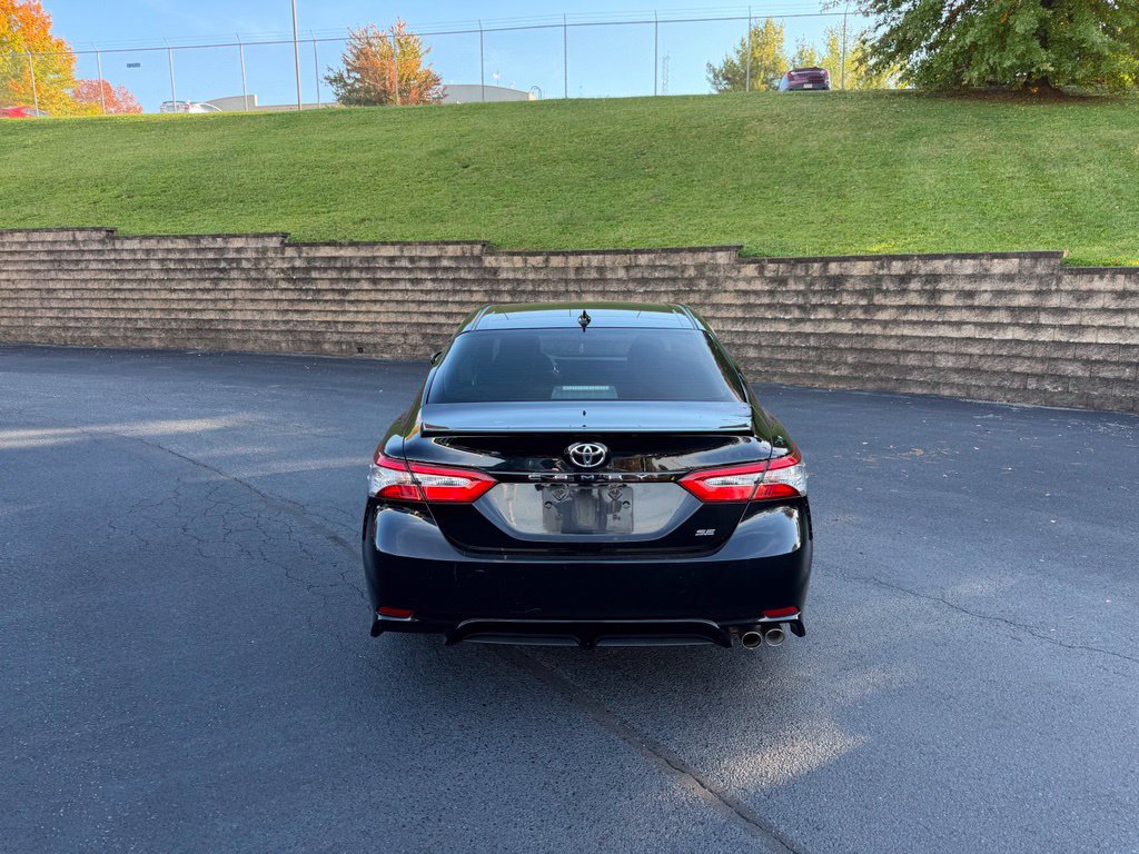 Used 2019 Toyota Camry SE FWD image 5