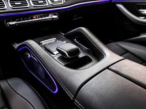 Certified 2025 Mercedes-Benz GLE 450e 4MATIC image 8