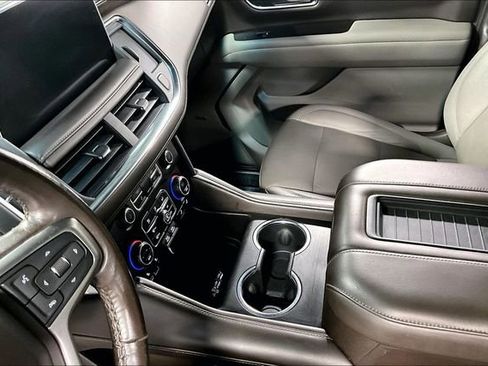 Used 2021 Chevrolet Tahoe Z71 w/ Z71 Off-Road Package AWD/4WD image 18