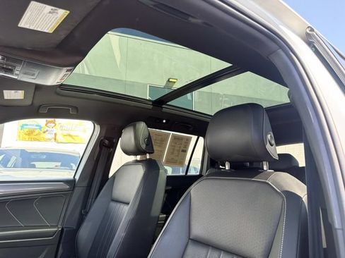 Used 2023 Volkswagen Tiguan SE R-Line FWD image 16