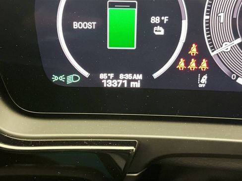 Used 2025 Porsche Cayenne Turbo AWD/4WD image 12