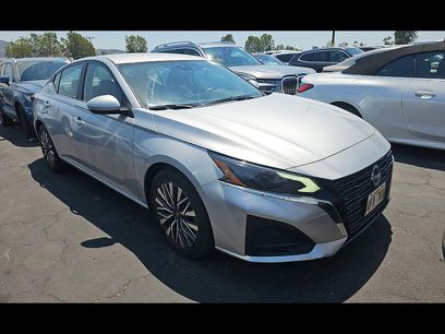 Used 2023 Nissan Altima 2.5 SV