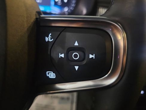 Certified 2023 Volvo XC40 B5 Plus w/ Protection Package Premier AWD/4WD image 21