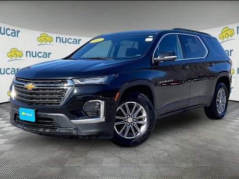 Used 2023 Chevrolet Traverse LT image 3