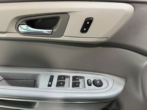 Used 2017 Chevrolet Traverse LS image 11