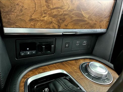 Certified 2024 Nissan Armada SL w/ Captain's Chairs Package AWD/4WD image 16