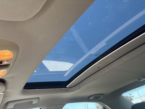 Used 2010 Ford Fusion SE FWD image 3