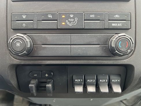 Used 2015 Ford F550 4x4 Regular Cab Super Duty image 27