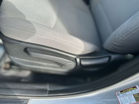 Used 2014 Hyundai Elantra SE image 15