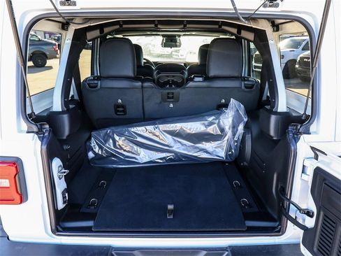 New 2026 Jeep Wrangler Rubicon image 12