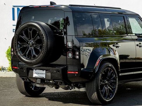 New 2026 Land Rover Defender 110 OCTA AWD/4WD image 7