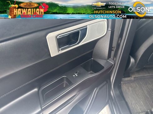 Used 2020 Ford Explorer Platinum w/ Premium Technology Package image 27