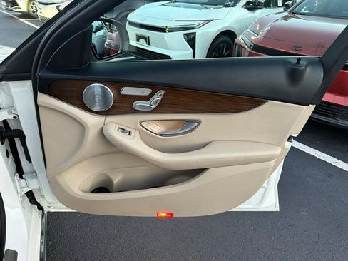 Used 2019 Mercedes-Benz C 300 4MATIC Sedan image 9
