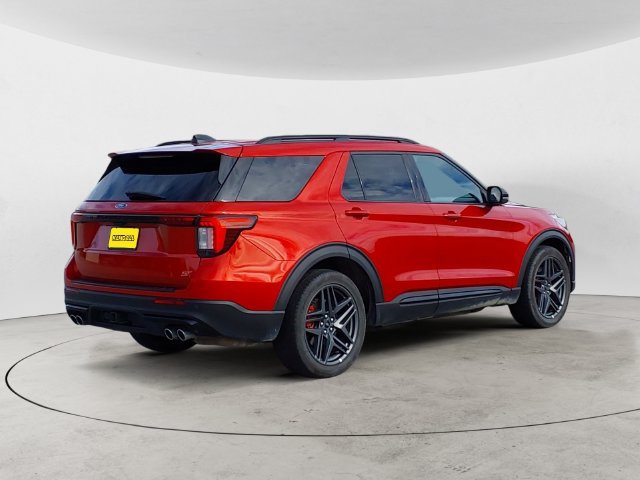 Certified 2025 Ford Explorer ST AWD/4WD image 5