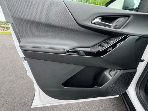 New 2026 Chevrolet Equinox LT w/ Convenience Package II image 17