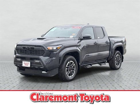 Used 2026 Toyota Tacoma TRD Sport image 1