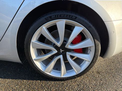 Used 2018 Tesla Model 3 Long Range image 3