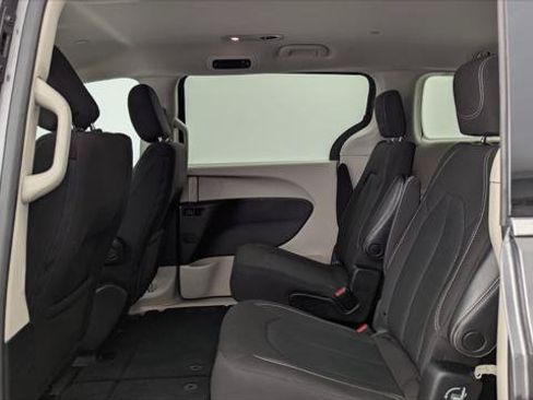 Used 2023 Chrysler Voyager LX FWD image 16