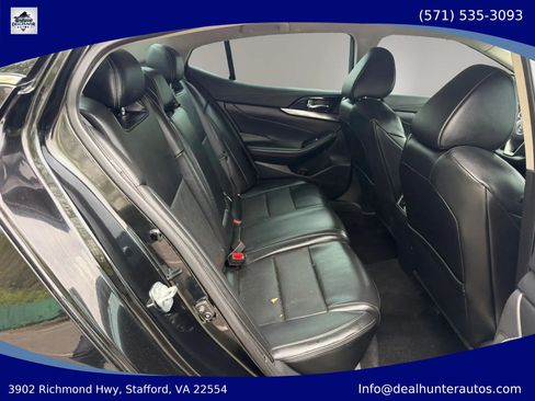 Used 2021 Nissan Maxima 3.5 SV w/ Floor Mat Group FWD image 13