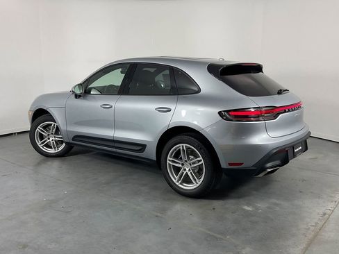 Certified 2025 Porsche Macan AWD/4WD image 3