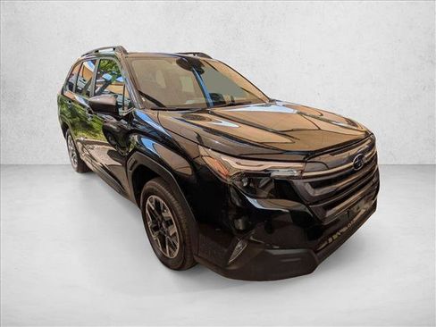 Used 2025 Subaru Forester Premium AWD/4WD image 3