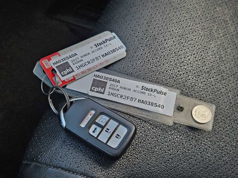 Used 2017 Honda Accord EX-L image 31