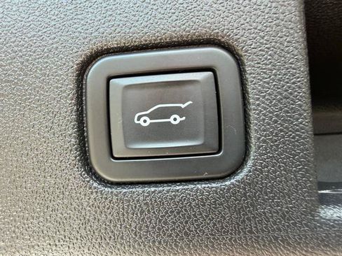 Used 2020 Chevrolet Equinox Premier w/ LPO, Floor Liner Package AWD/4WD image 15