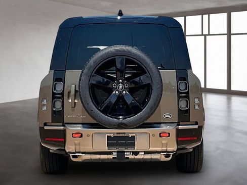 Used 2023 Land Rover Defender 130 X AWD/4WD image 4