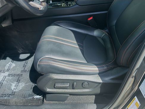 Used 2025 Honda Pilot TrailSport image 17