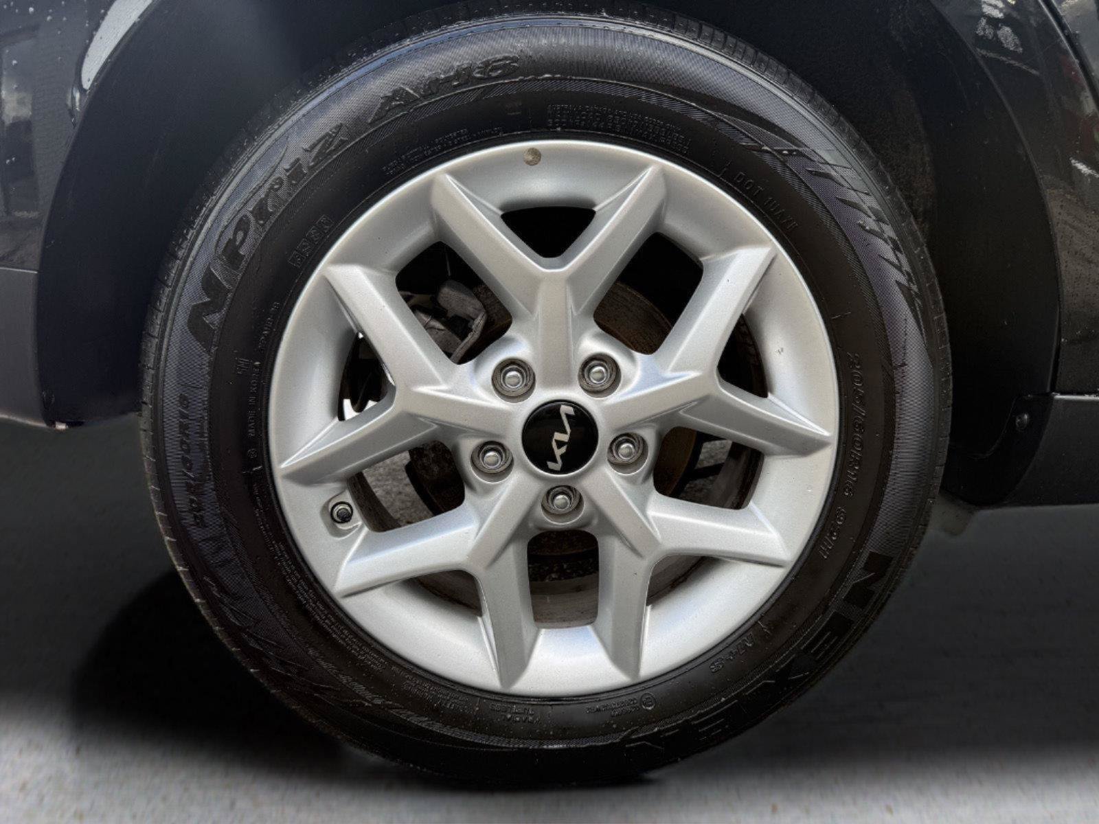Used 2025 Kia Soul LX FWD image 21