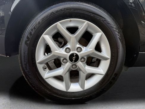 Used 2025 Kia Soul LX FWD image 21