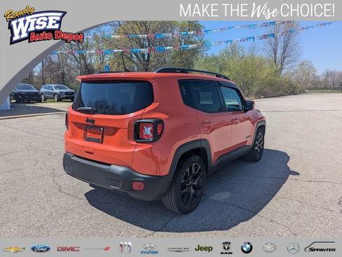 Used 2018 Jeep Renegade Altitude FWD image 3