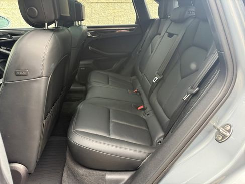 Certified 2020 Porsche Macan AWD/4WD image 19