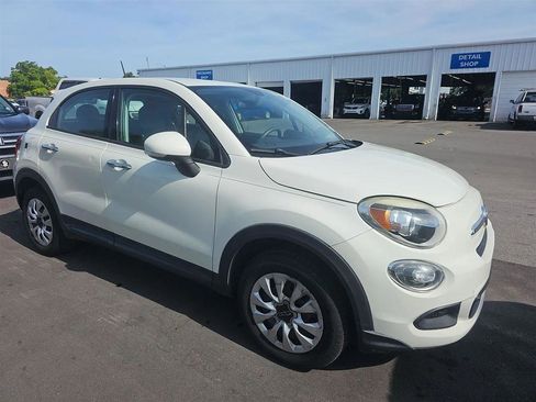 Used 2017 FIAT 500X Pop FWD image 3
