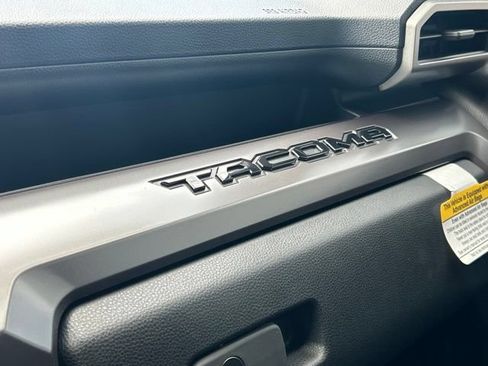 Used 2025 Toyota Tacoma SR5 AWD/4WD image 62