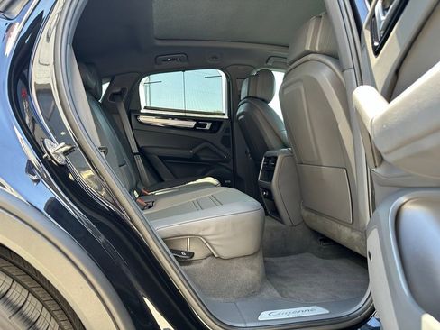 Used 2022 Porsche Cayenne E-Hybrid Coupe image 41