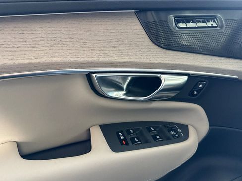 New 2026 Volvo XC90 B6 Plus w/ Protection Package Premier AWD/4WD image 12