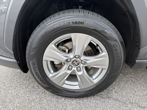 Certified 2024 Toyota RAV4 XLE FWD image 21