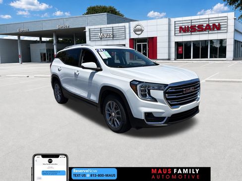 Used 2024 GMC Terrain SLT FWD image 1