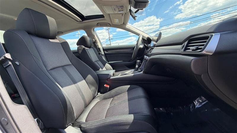 Used 2018 Honda Accord EX image 35