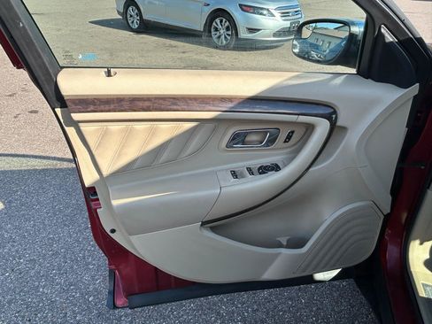 Used 2013 Ford Taurus Limited FWD image 14