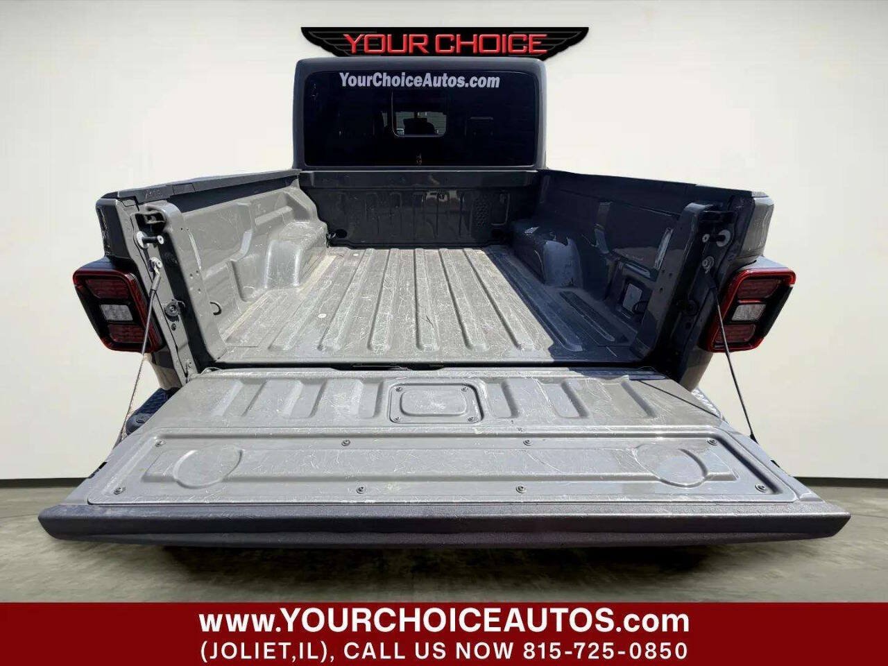 Used 2020 Jeep Gladiator Overland AWD/4WD image 5