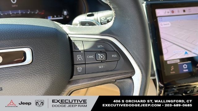 Used 2022 Jeep Grand Cherokee Limited AWD/4WD image 15