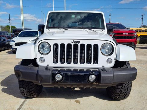 Used 2015 Jeep Wrangler Unlimited Sahara image 10