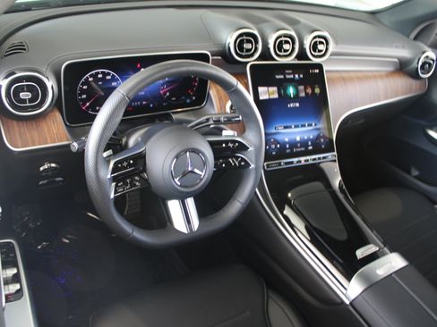 Used 2026 Mercedes-Benz GLC 300 4MATIC image 5