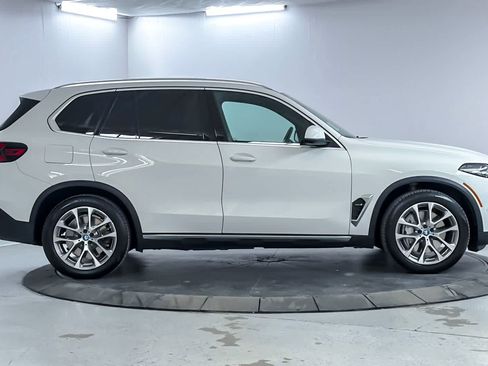 Used 2024 BMW X5 xDrive50e AWD/4WD image 8