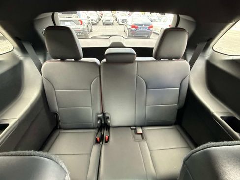 Used 2026 Chevrolet Traverse RS FWD image 18