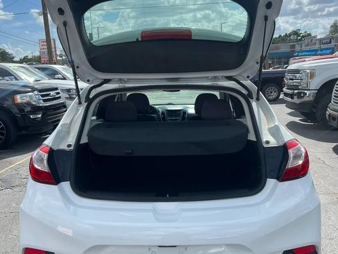 Used 2018 Chevrolet Cruze LT w/ Convenience Package FWD image 19