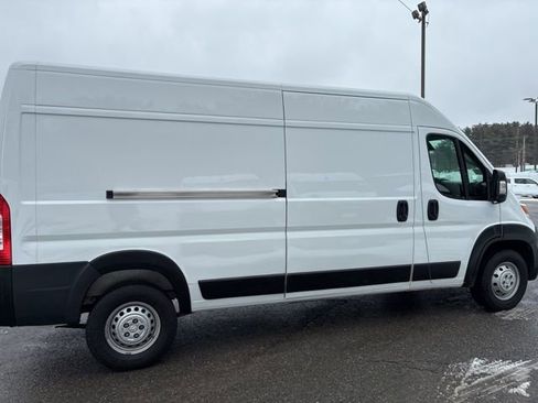 Used 2024 RAM ProMaster 2500 w/ Convenience Group image 14