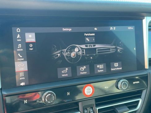 Used 2022 Porsche Macan S image 24